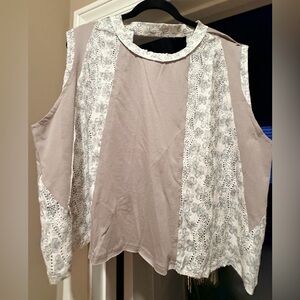 POL Gray and White Lace Accent Blouse